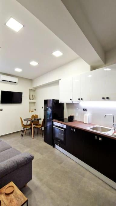Faronita - Luxury Apt In The Heart Of Kalamata Eksteriør billede