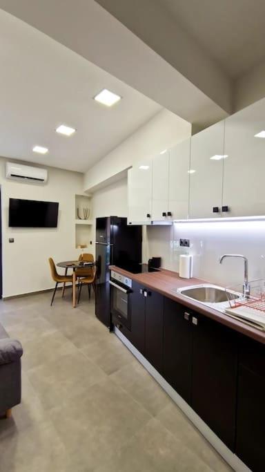 Faronita - Luxury Apt In The Heart Of Kalamata Eksteriør billede
